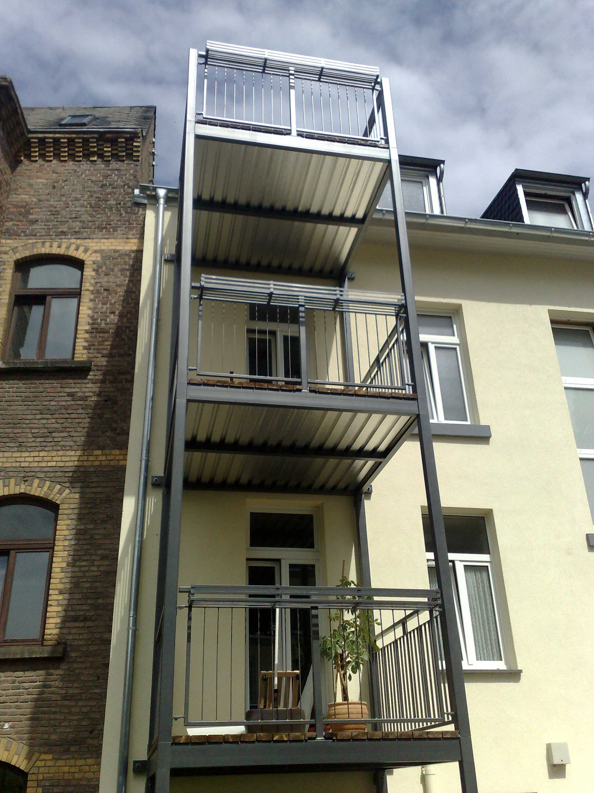 BS028 Neubau von 3 Balkonen