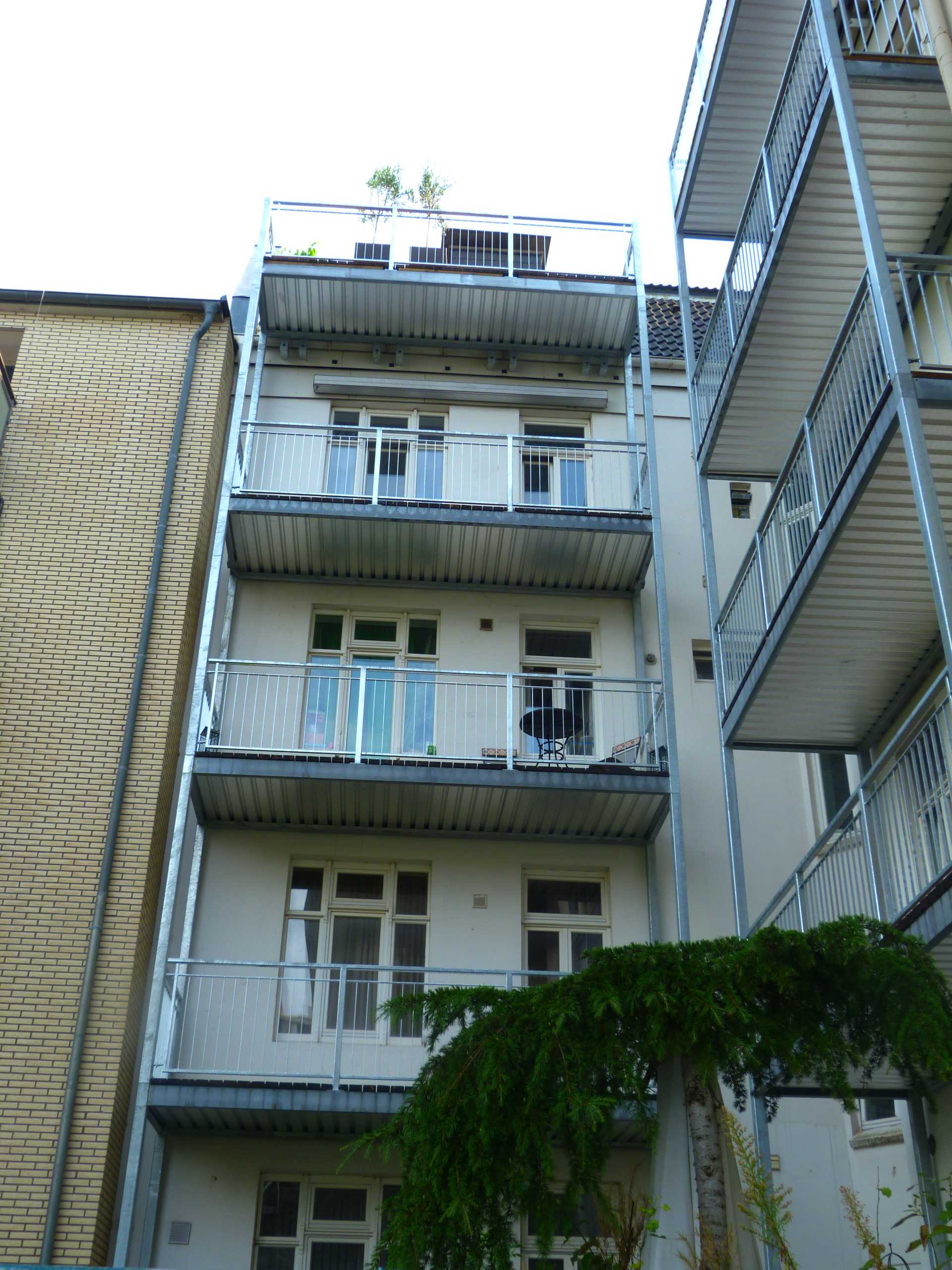BS031 Neubau von 8 Balkonen