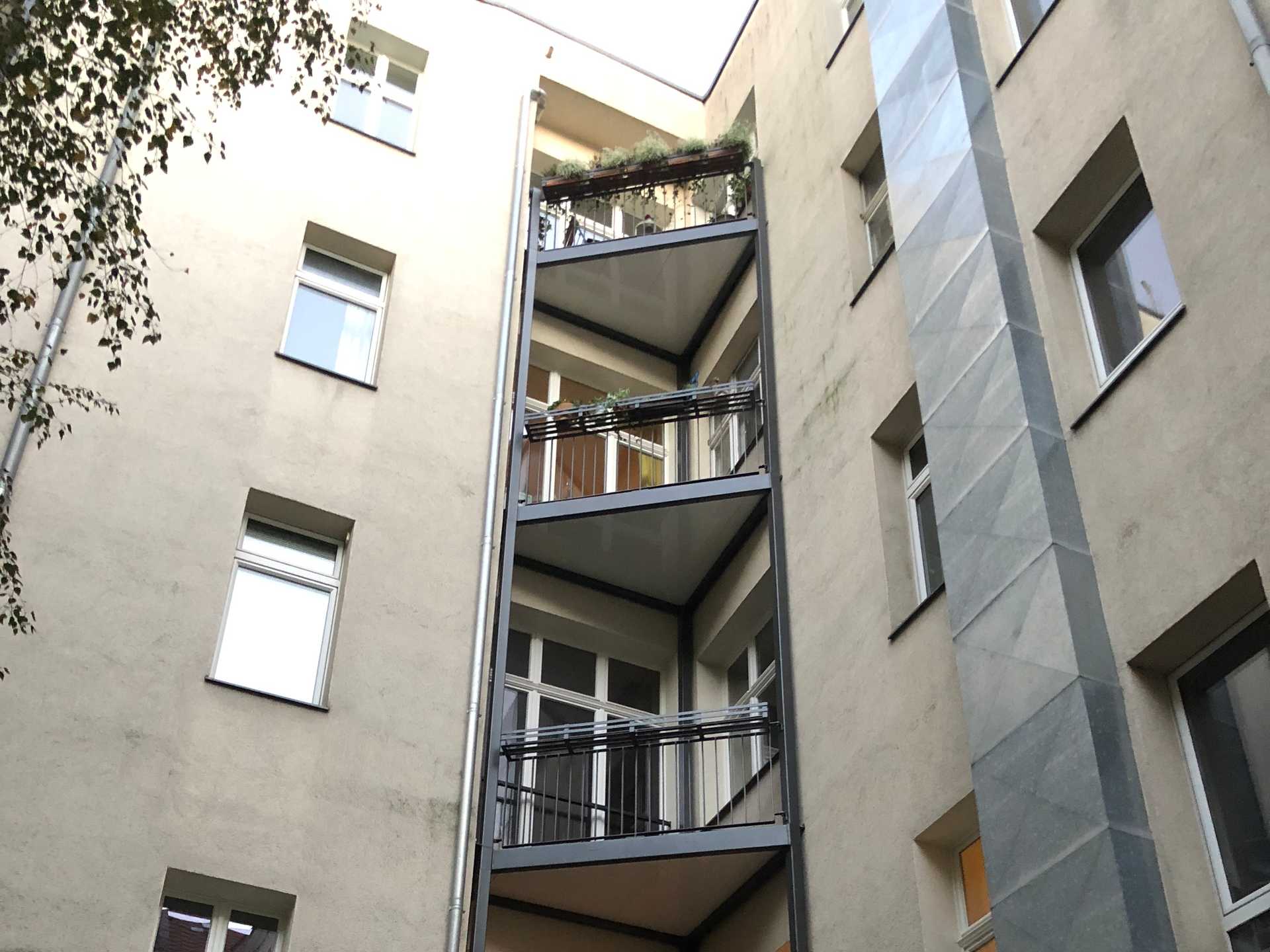 BS007 Neubau von 20 Balkonen