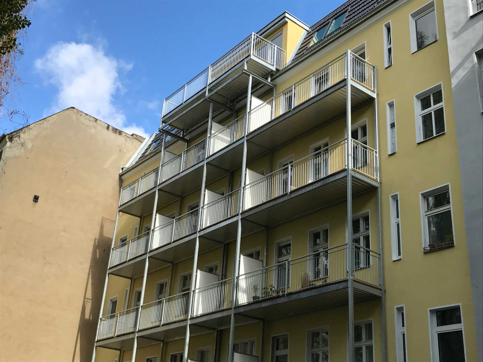 BS066 Neubau von 5 Balkonen
