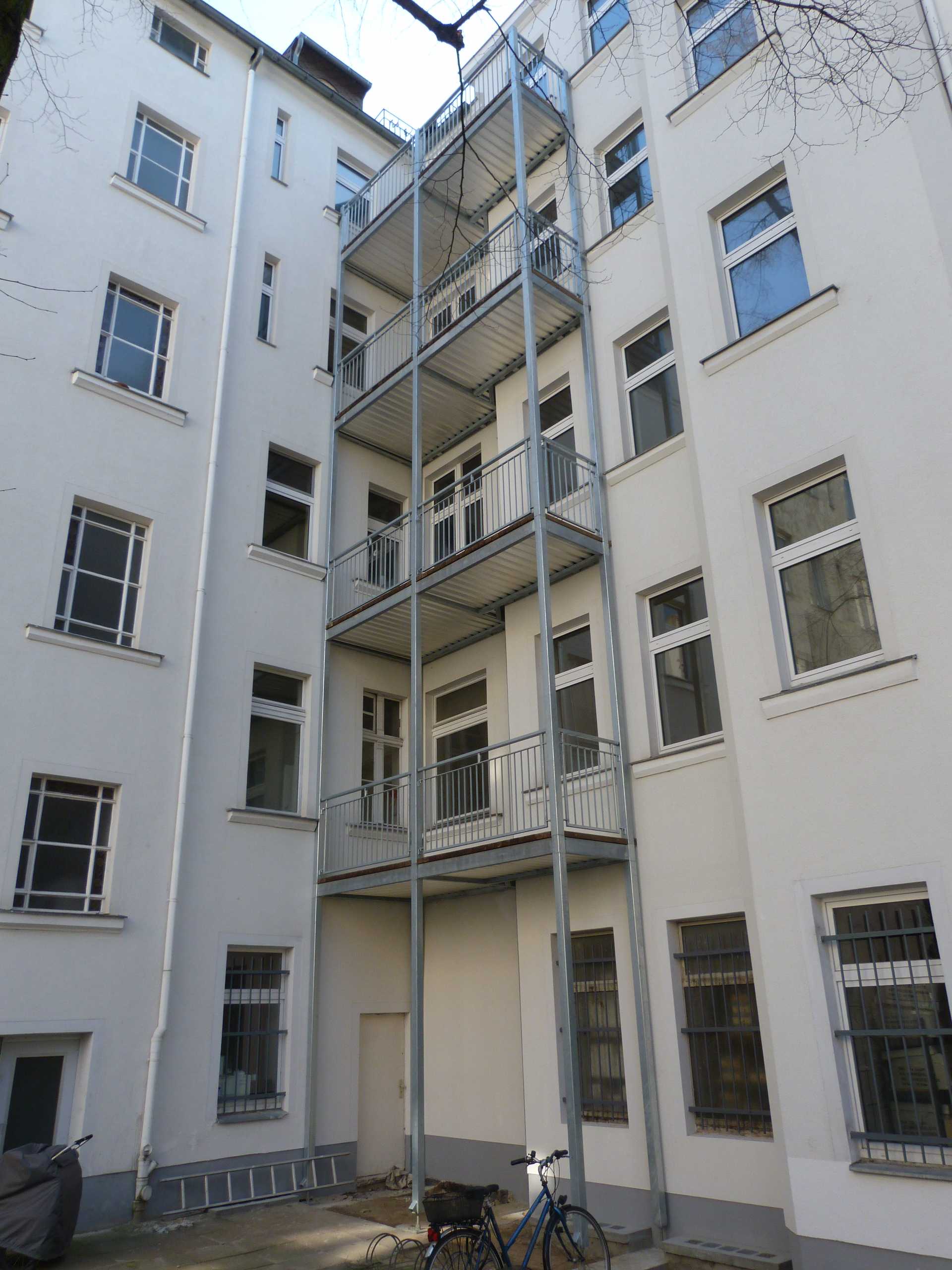 BS065 Neubau von 4 Balkonen