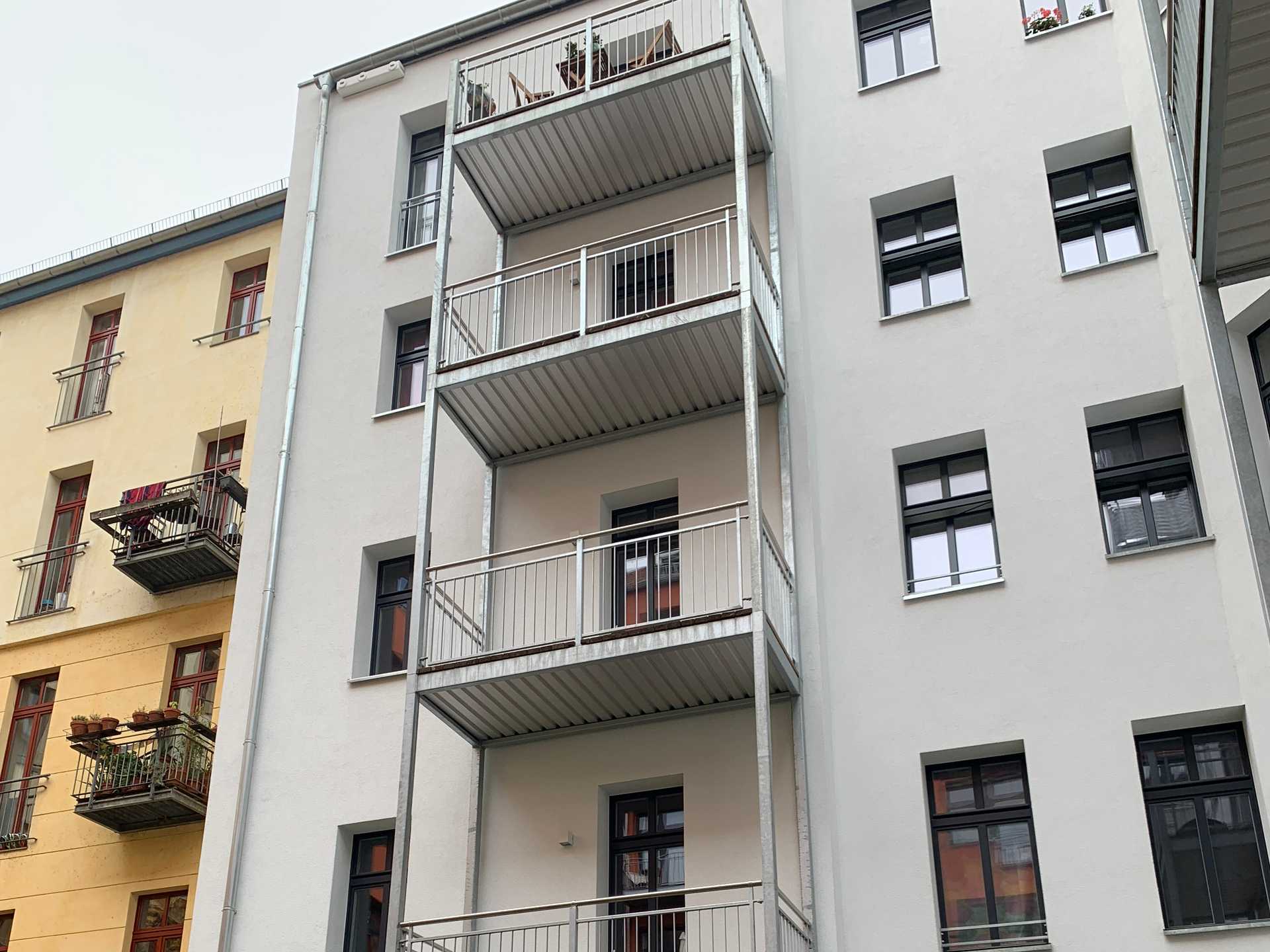 BS004 Neubau von 16 Balkonen