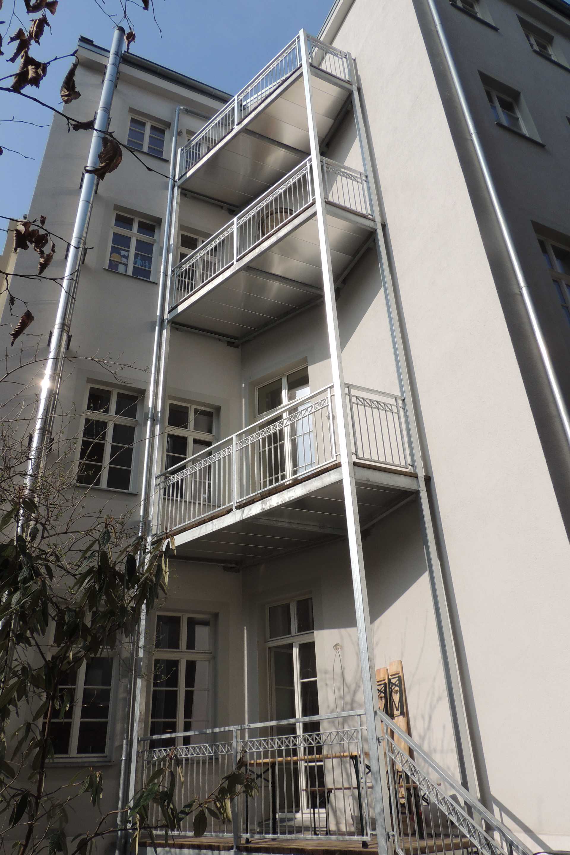 BS019 Neubau von 4 Balkonen