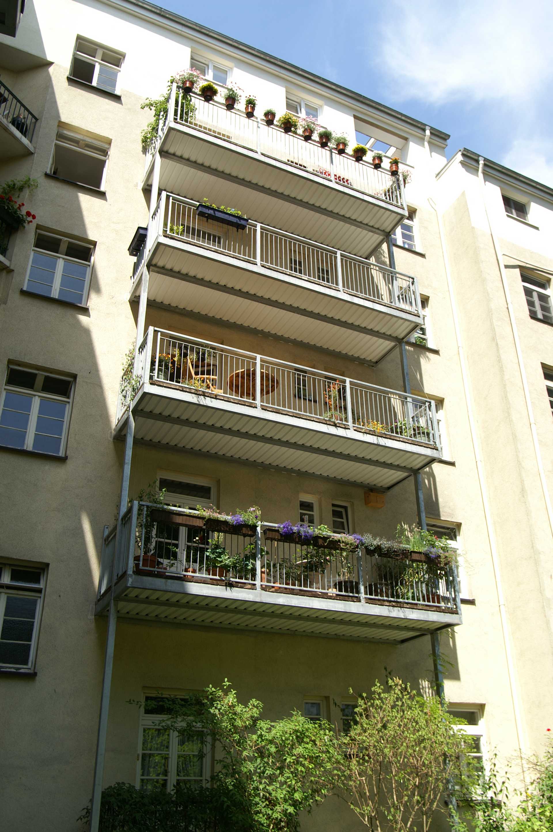 BS025 Neubau von 70 Balkonen