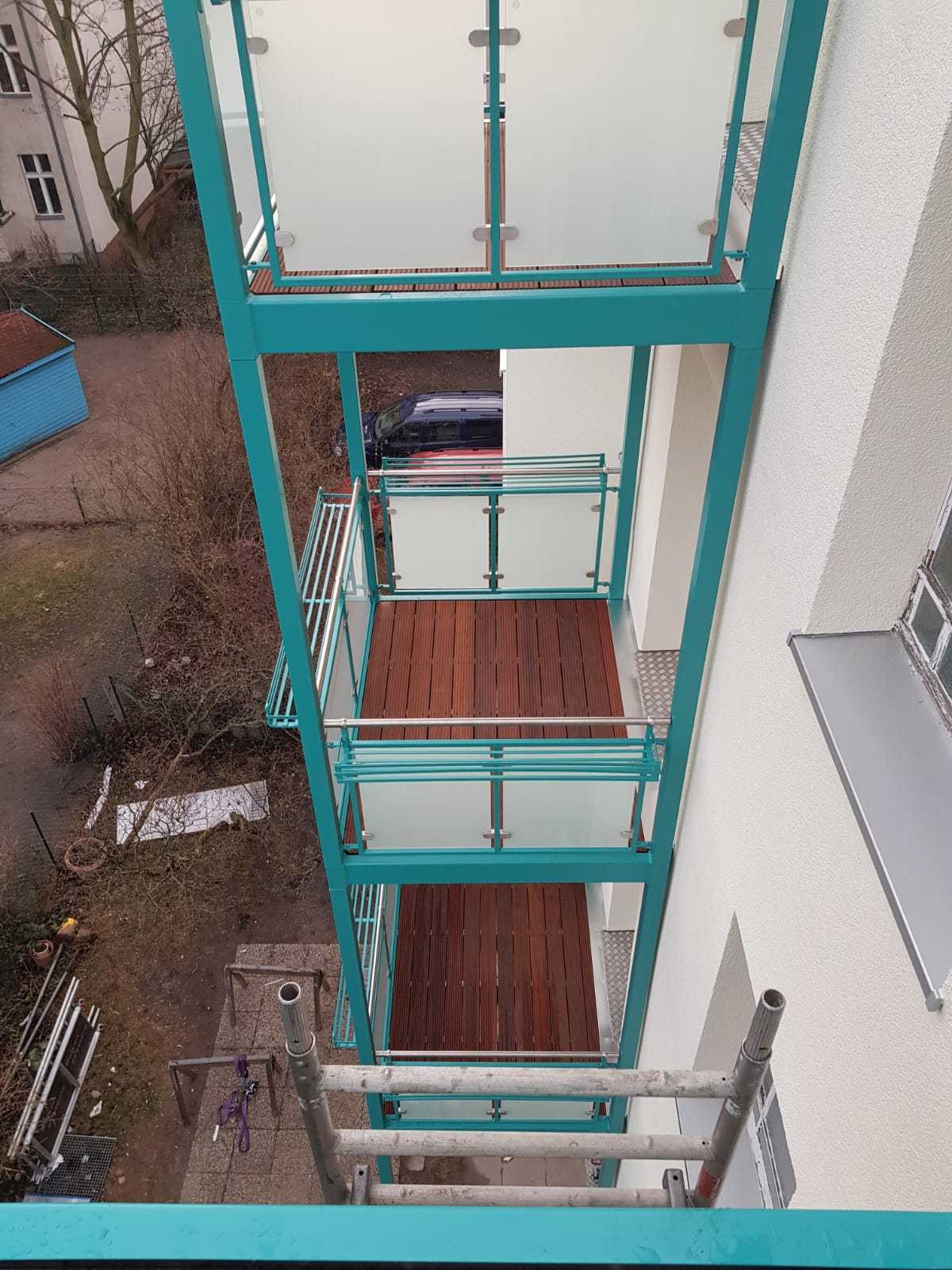 BS084 Neubau von 6 Balkonen