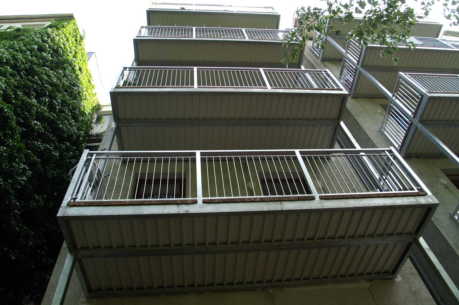 BS011 Neubau von 10 Balkonen